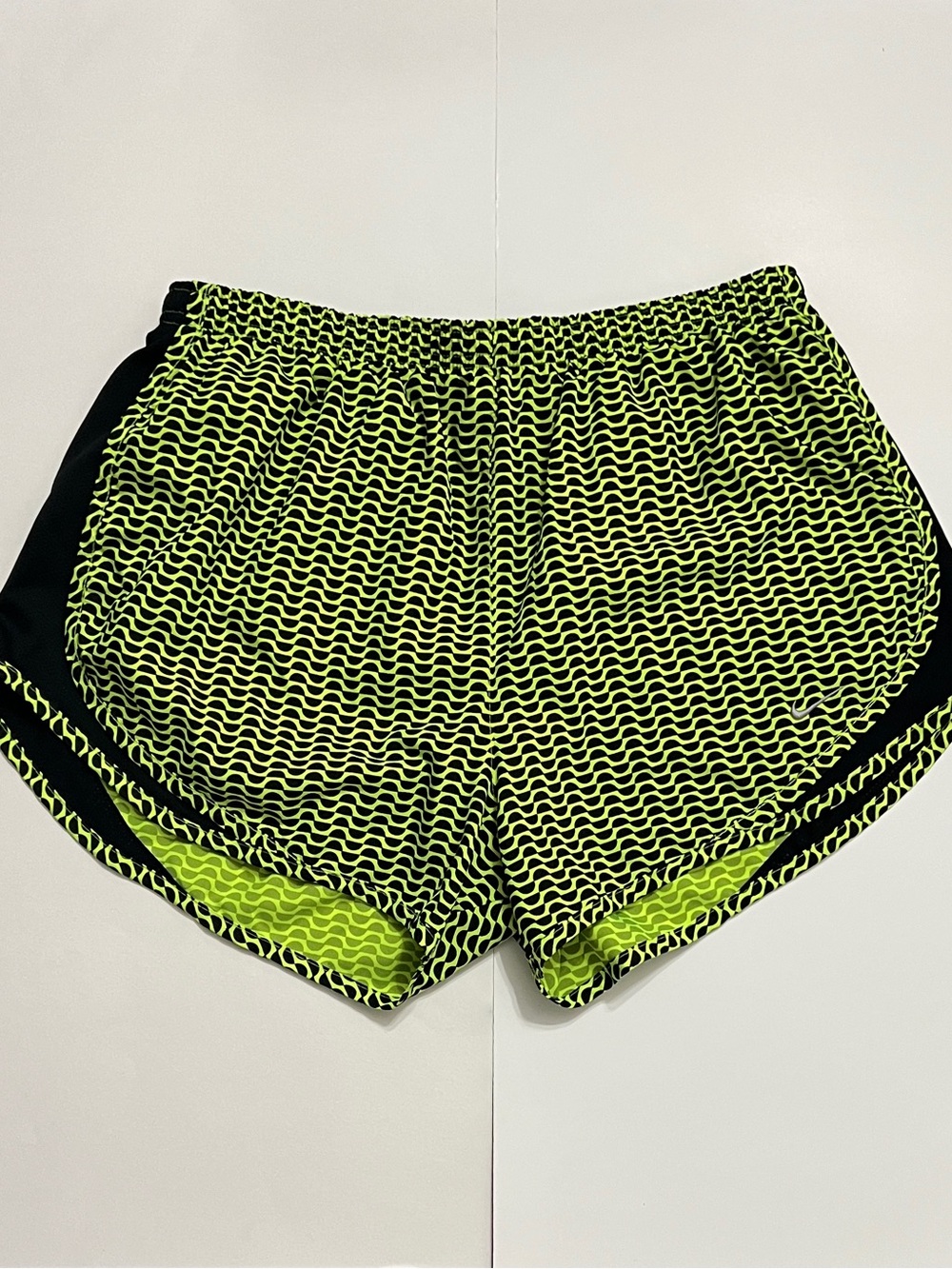 Nike Women's Tempo Running Shorts In Neon Yellow & Black Size Large
